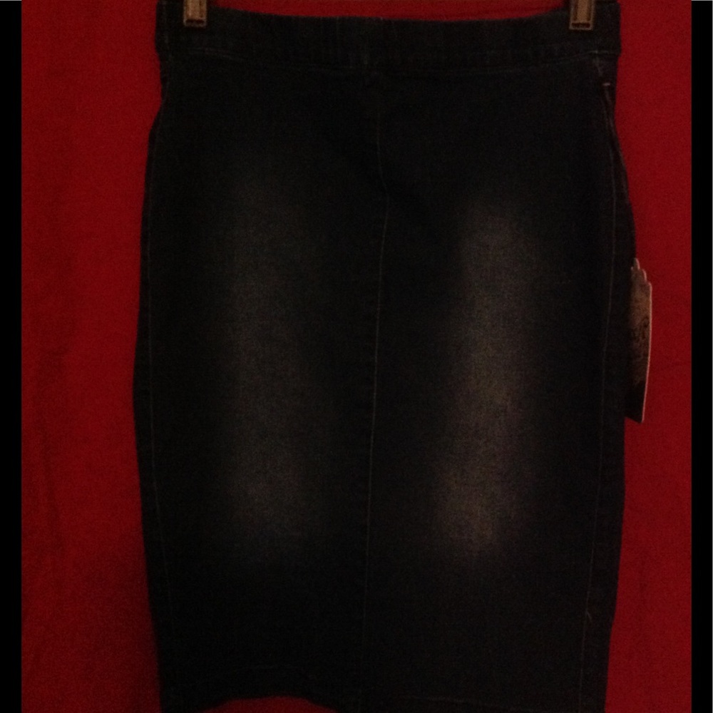 Denim pencil skirt, low middle slit on back